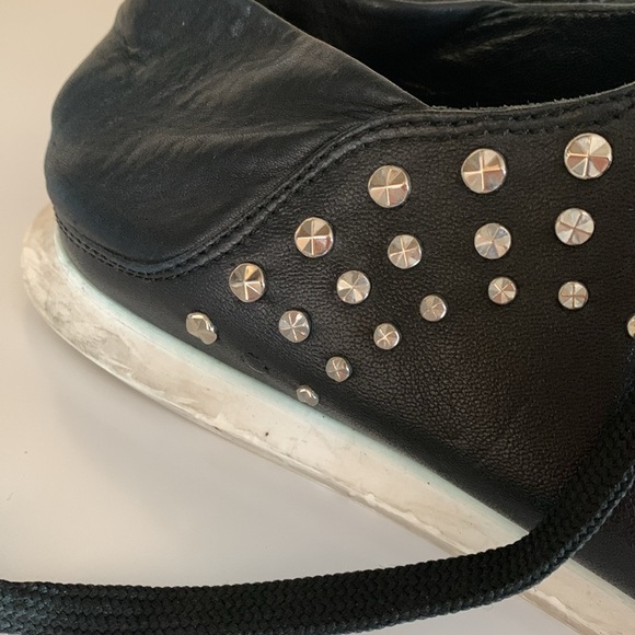 Alexander McQueen Black Leather Studded Low Top Sneakers Size 40 - Picture 5 of 9